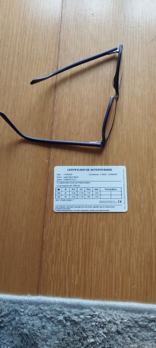Óculos graduados com lentes varilux