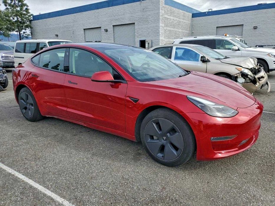 Tesla Model 3 2022 .