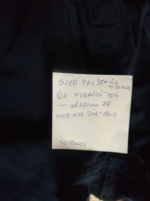 Sztruksy damskie nowe 42