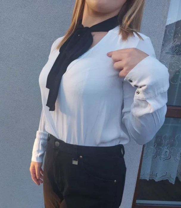 ZARA Biała koszula na galowo, elegancka, z dekoldem