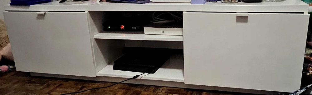 2 Camas + Guarda-vestidos + Móvel TV | Conjunto 750 € (Negociável)