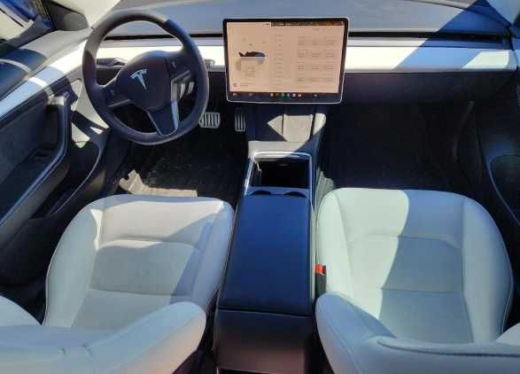 Бампер Tesla Model 3 Розборка Тесла Модель 3 Запчастини до Tesla Model 3