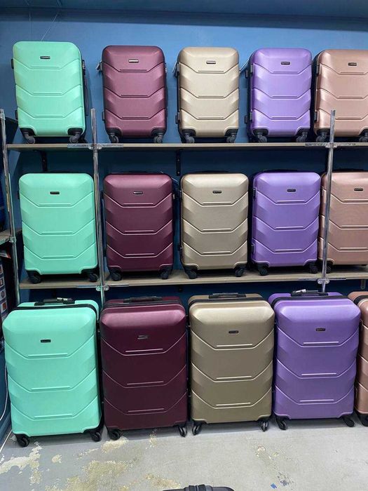 Валіза від Польського виробника Wings чемодан, склад-магазин (В09)