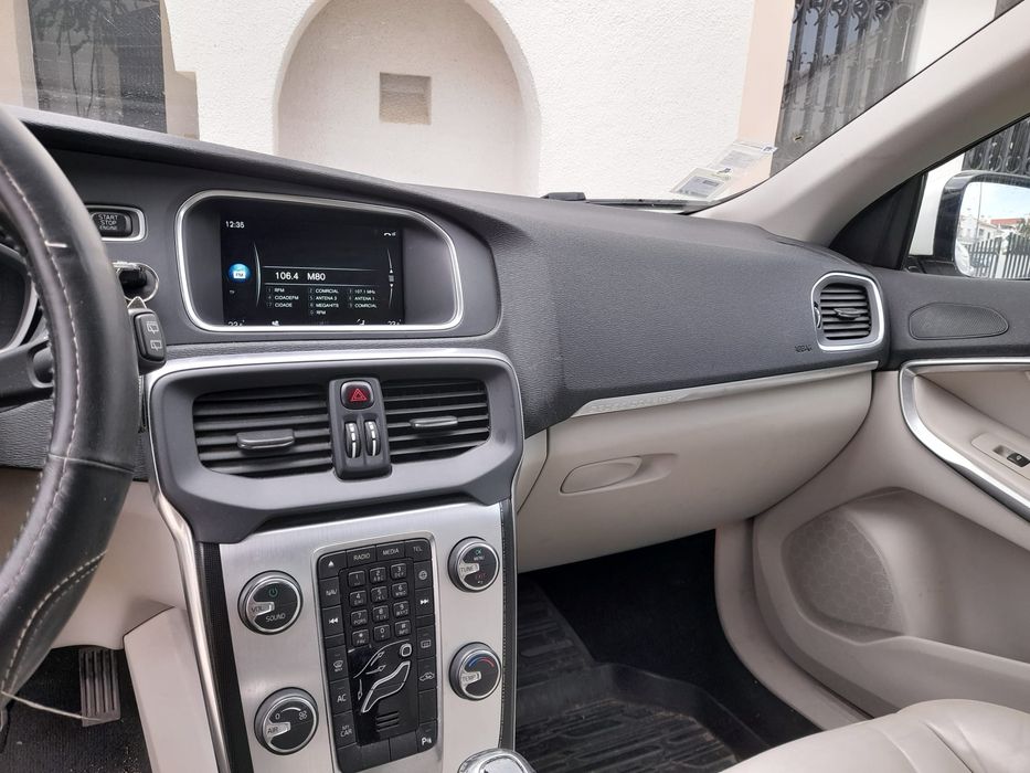 Volvo V40 Cross Country D2