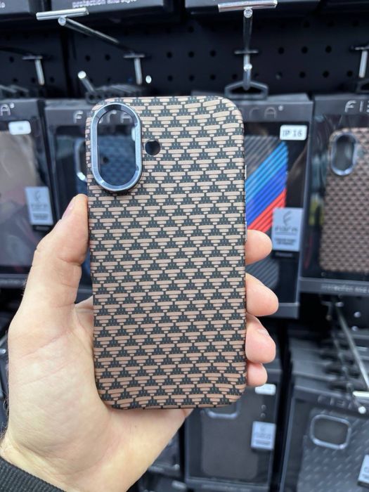 Чохол айфон 16/ 16+/ 17 карбоновий з магсейф Fibra. Чехол iphone 16