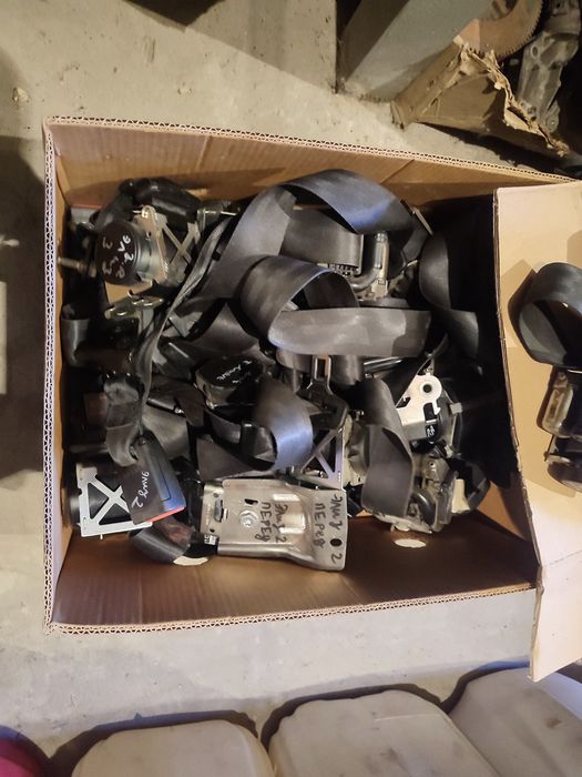 Ремені безпеки передній лівий, правий задній лівий правий Сітроен Пежо