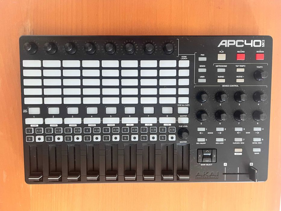 Akai APC40 MKII - Controlador Ableton Live