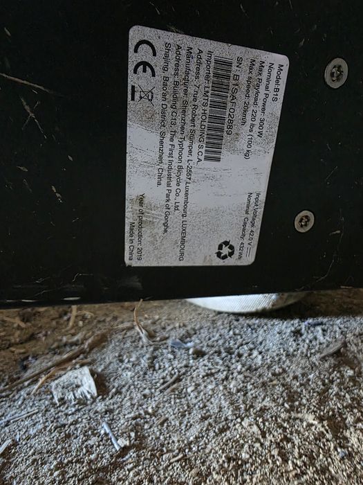 Hulajnogi elektryczne na części uszkodzone