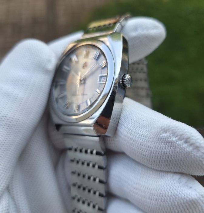 Швейцарскій годинник Rado automatic