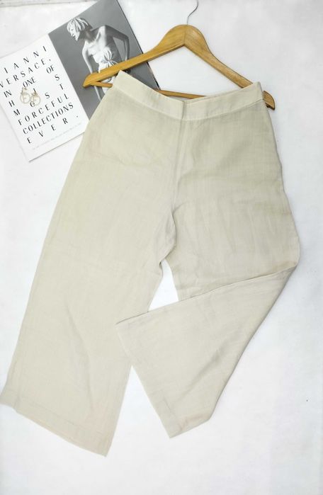 Бежевые укороченные брюки вискоза штаны кюлоты
Gianfranco Ferre