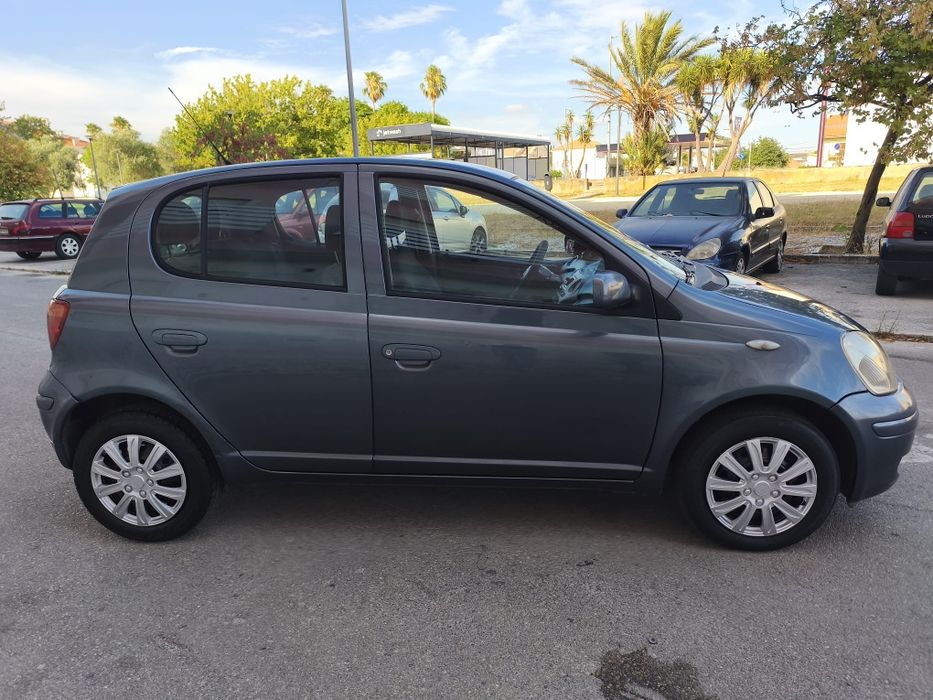 Toyota Yaris — fotografia 3