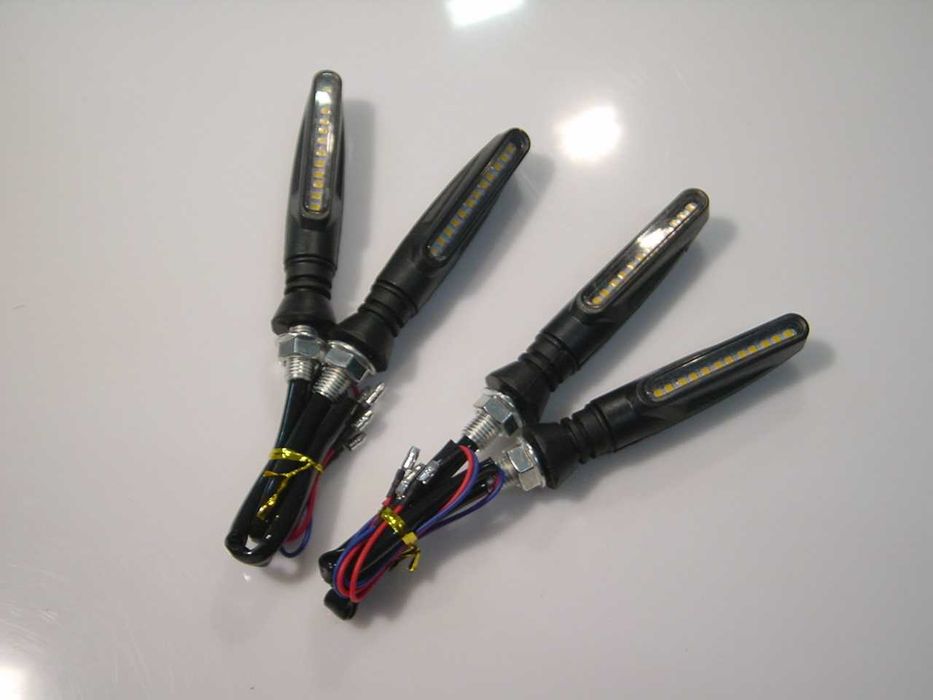 Piscas LED para mota com acendimento sequencial