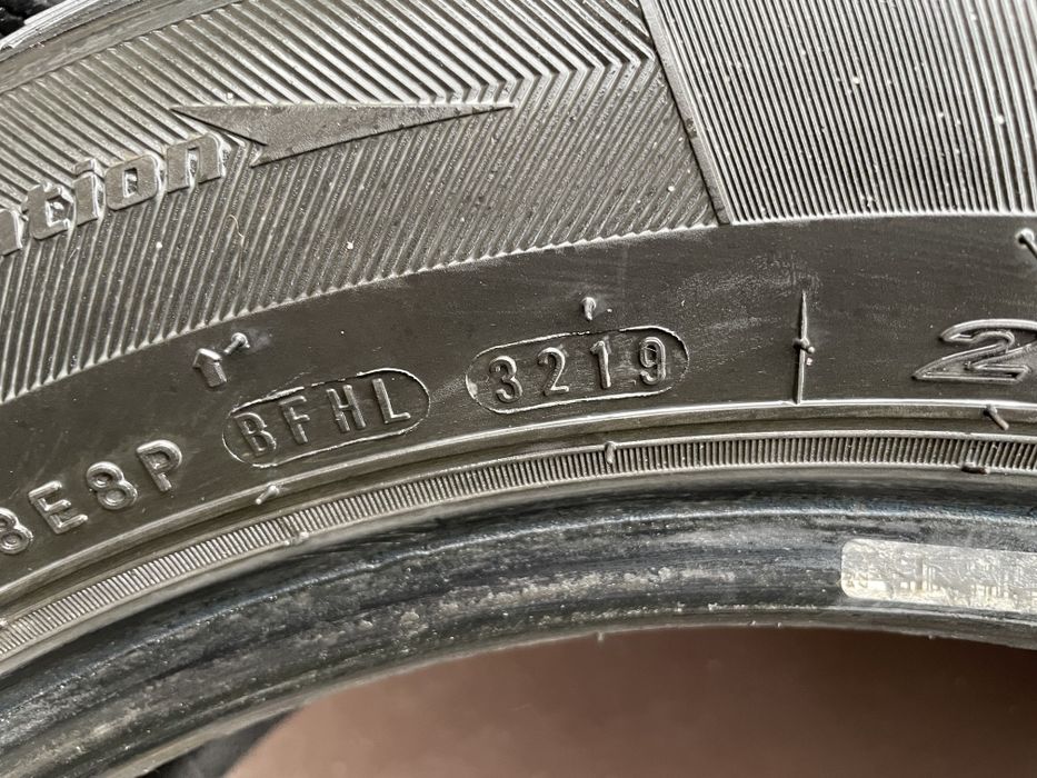 Зимові шини Nexen 235/55 R18, комплект 4 шт., гарний стан
