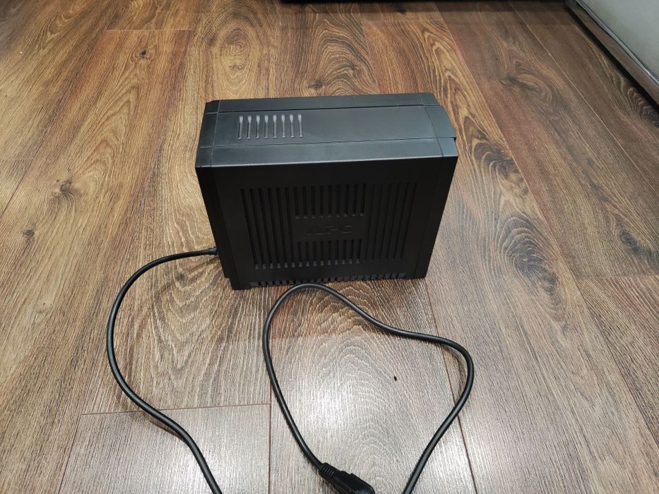 Безперебійник ДБЖ APC Back-UPS 500, в чудовому стані