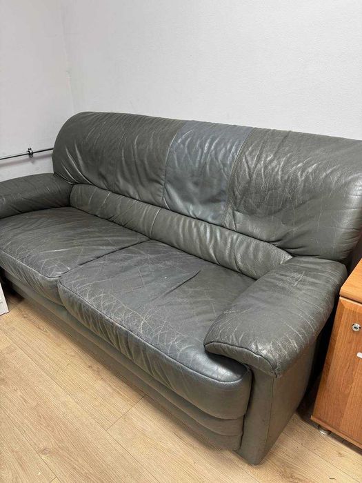 Sprzedam 2 skórzane kanapy. Wymiary ok. 182×94 cm każda.