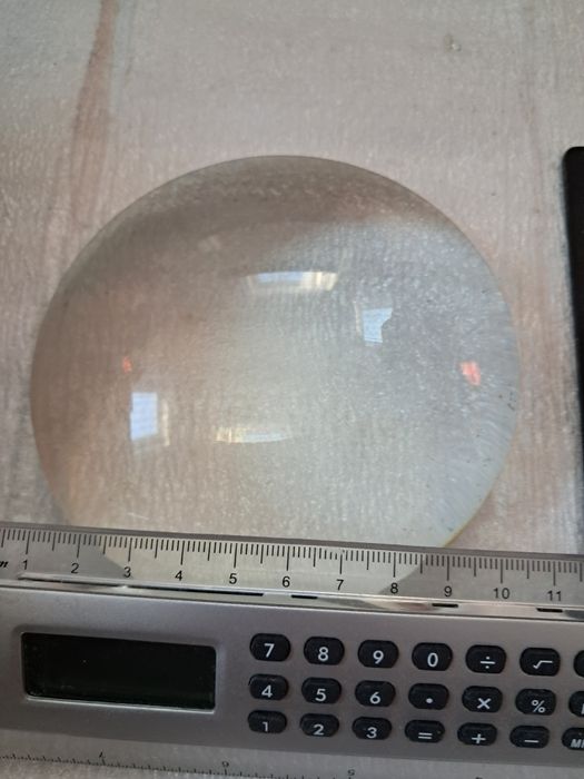 Лінзи, збільшувальні лупи.