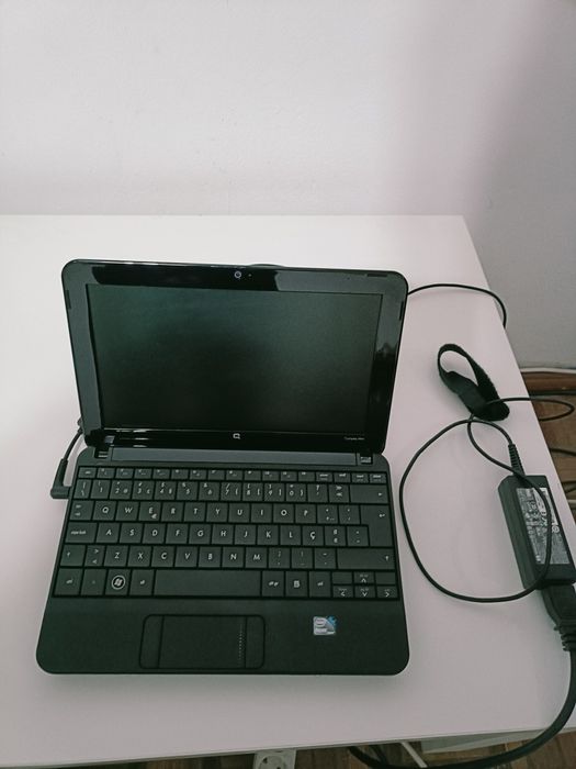 Portátil Compaq pequeno bem estimado como novo