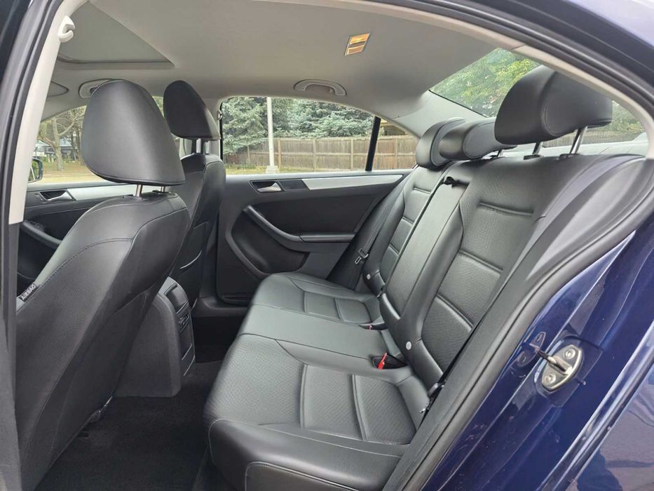 Volkswagen Jetta      2013