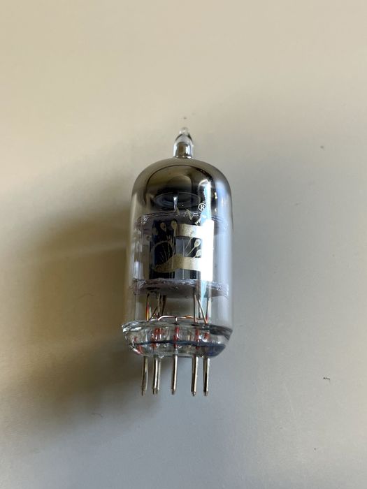 Lampa elektronowa JJ Electronic ECC83 / 12AX7 do wzmacniacza przedwzmacniacza (2787)