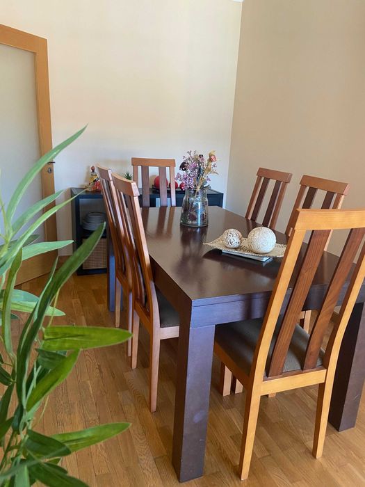 Conjunto de mesa de jantar extensível e 6 cadeiras