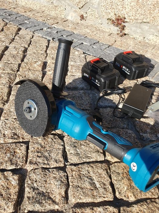 Rebarbadora Média a Bateria 21V Brushless c/ 2 Baterias (Nova)