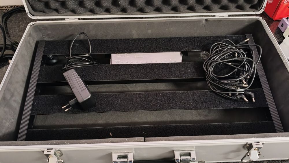 Mala case para pedais Harley benton + transformador