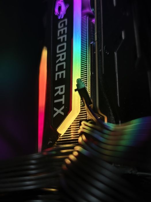 Komputer gamingowy i7 RTX 2080Ti 16 GB RAM Samsung 850 Evo Corsair