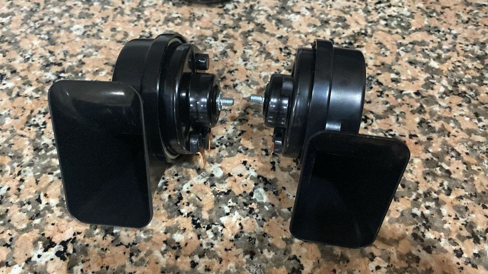 2x Buzinas Farbin Novas
