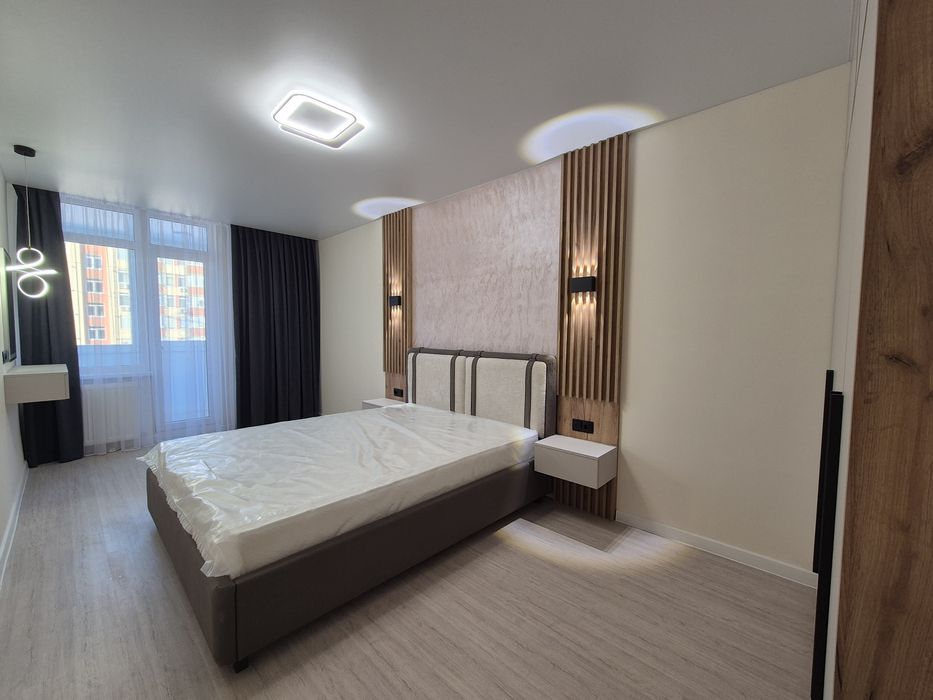 Продаж двокімнатної великої квартири поблизу центру