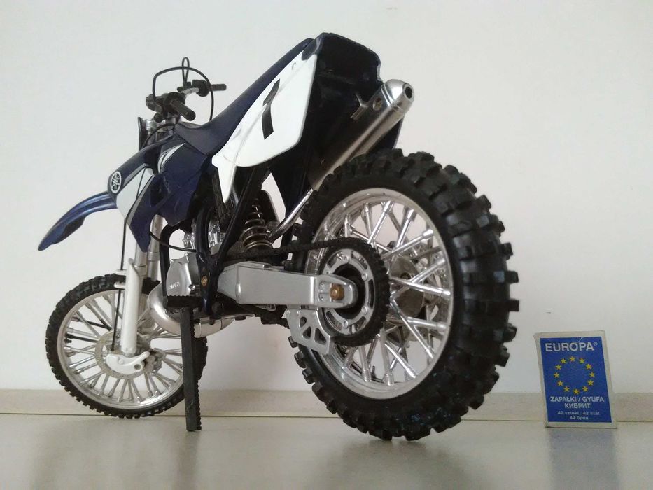 DUŻY model motor terenowy YAMAHA CROSS Motorsport ( 125 )
