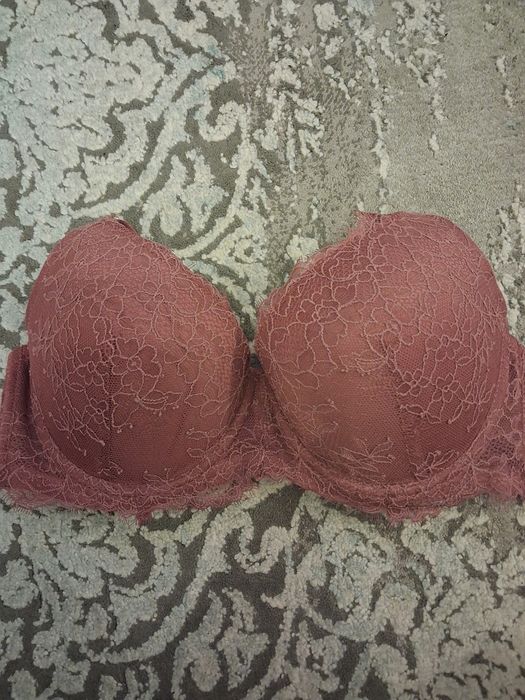 Biustonosz Reserved 75c
