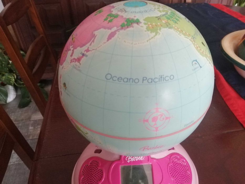 Globo terrestre Barbie