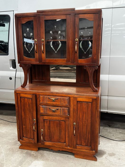 Móvel com vitrine vintage