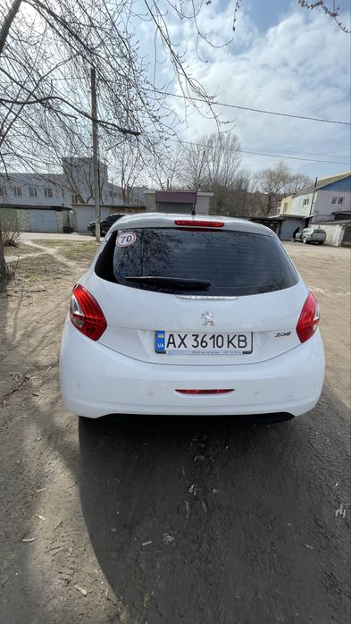 Peugeot 208 2013 | 1.2 бензин | механика