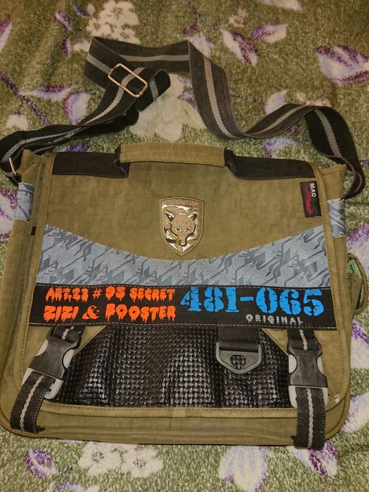 Сумка через на плечо.