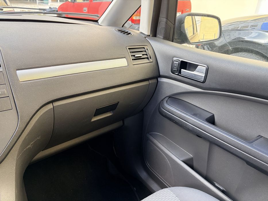 Ford Focus C-max 1.6 Tdci Preto - Excelente estado