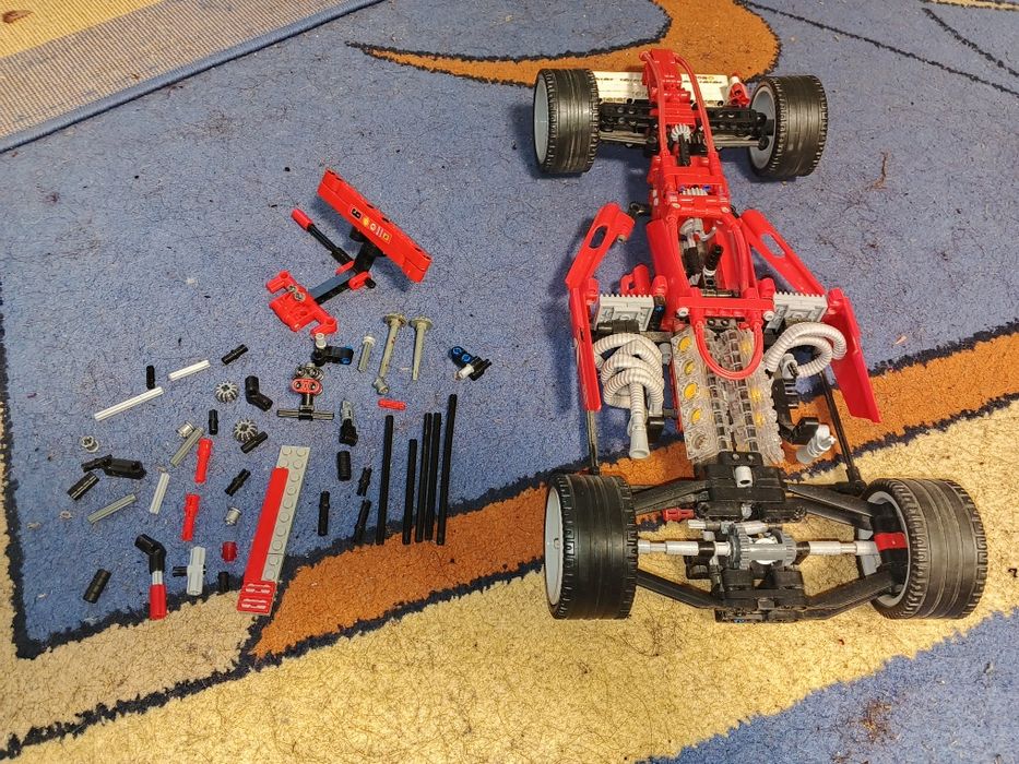 Lego Ferrari F1 Racer 1:10 #8386, 2004

Year: