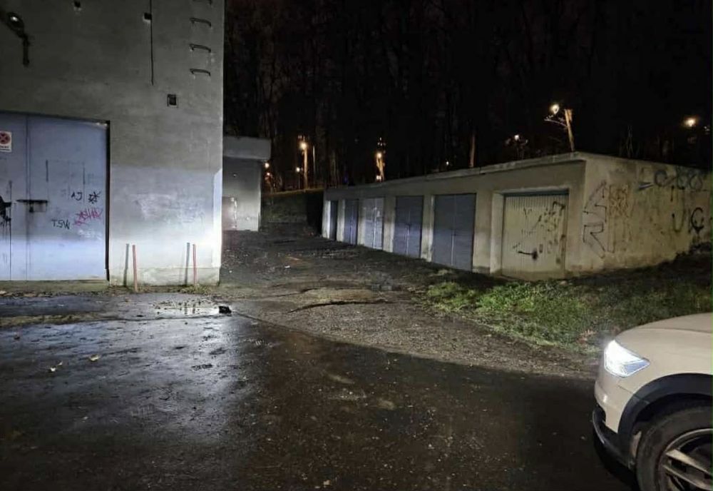 Garaż Złotego Wieku wynajmę miejsce na motocykl w garażu Mistrzejowice