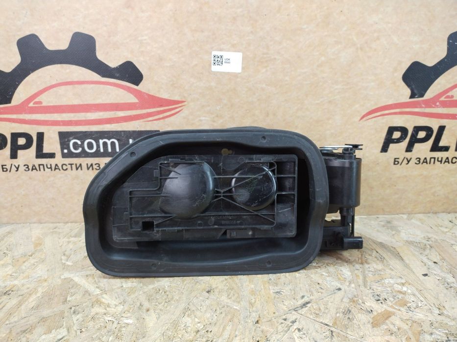 BMW 4 F33 2013-2020 корпус лючка топливного бака бензобака 51177270762