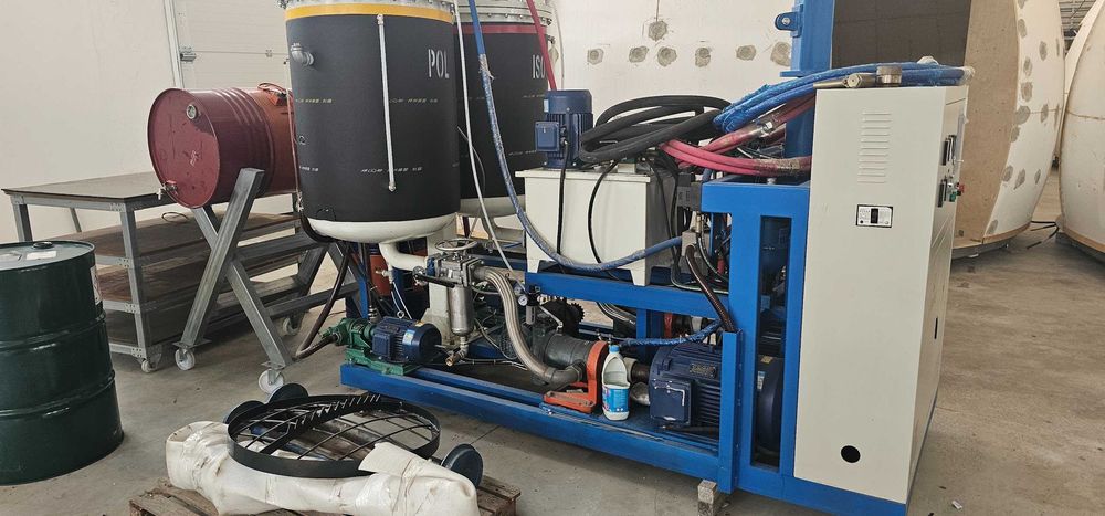 Maquina de injectar poliuretano TJXDG*220C  320L