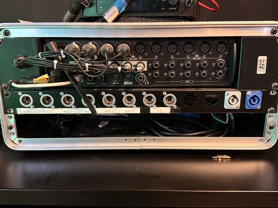 Mesa Som Digital  RCF M18