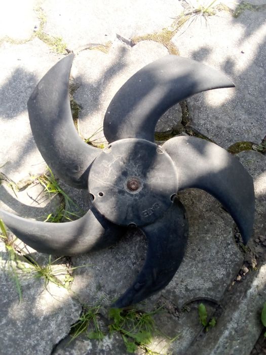 Вентилятор радіатора Ніссан р12 1,8 бензин