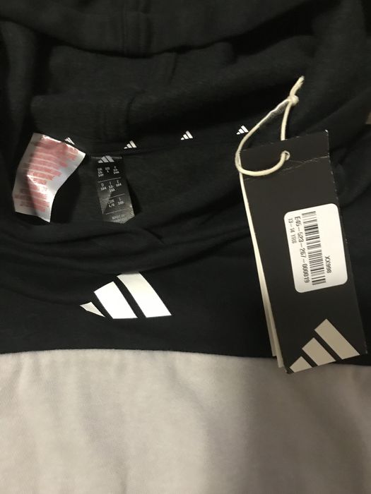 Укорочена кофта adidas , підійде на рs./m