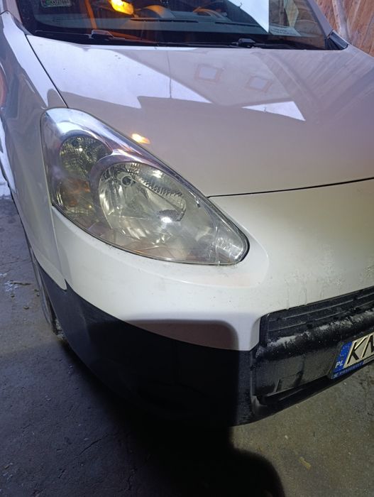 Reflektor przedni prawy lampa przód prawa Peugot partner 2013 polska