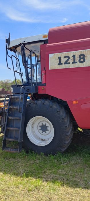 Продам комбайн КЗС 1218