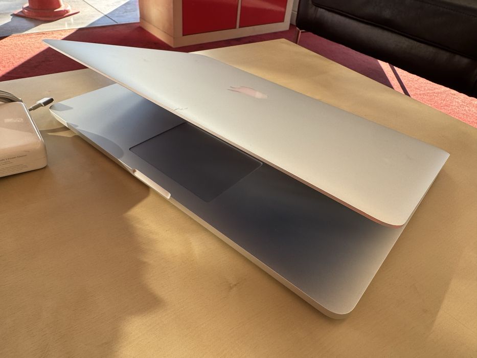 MacBook Pro 15" i7/16GB/R9 M370X64584985249154122