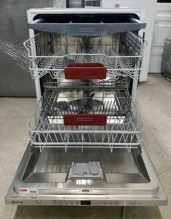 Встраиваемая посудомойка 60см на три лотка с проекцией Neff S51N58X9EU