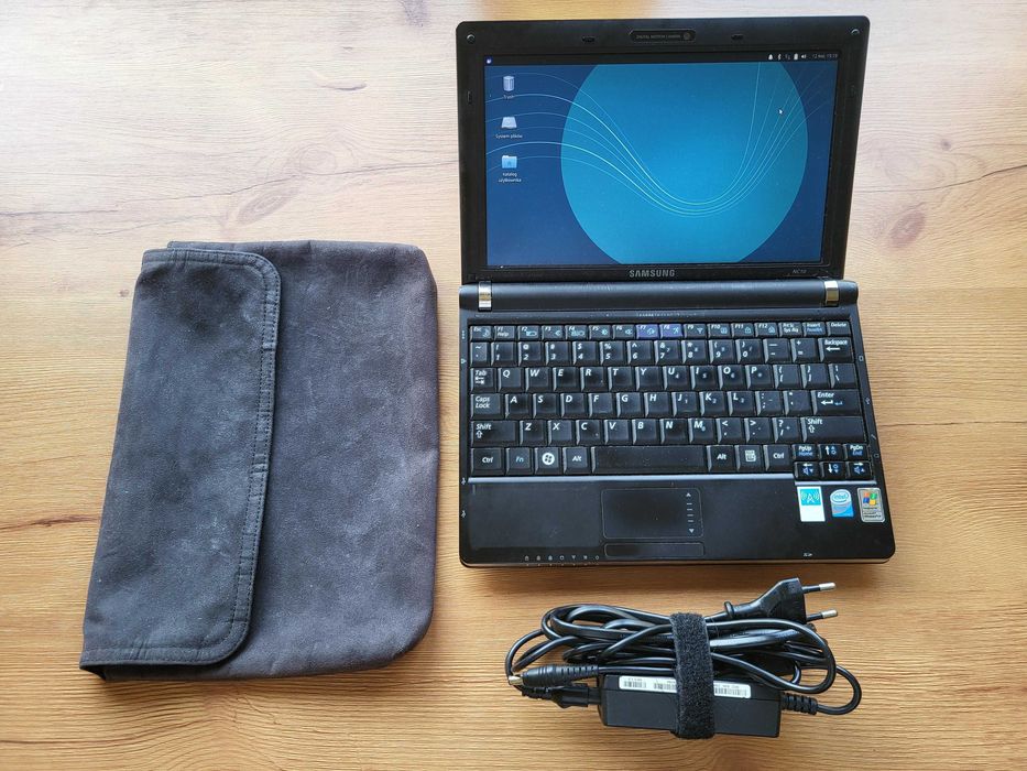 Laptop (notebook/netbook) Samsung NC10 (10.2'', SSD, bateria 83%)
