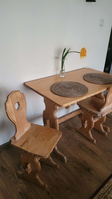 Stół drewniany kuchenny