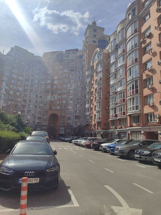 Без %. Продаж ШИКАРНОЇ 1-ї кв на ОБОЛОНІ. Вул. Івасюка 4. 2 поверх.